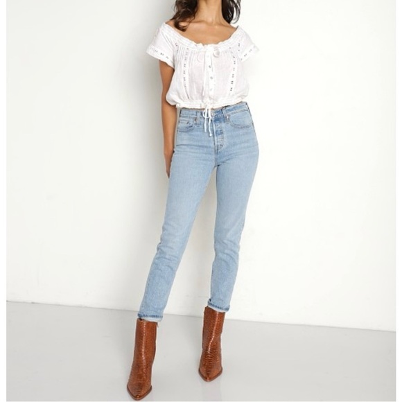 Levi’s Wedgie W24 (0/00) Icon Women’s Jeans Tango Light Wash High Rise Premium - Picture 1 of 12